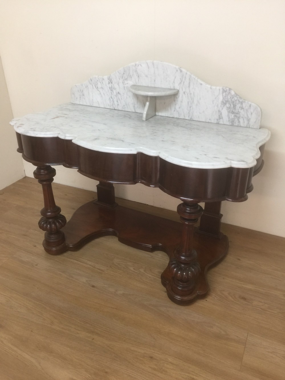 Victorian marble topped mahogany washstand 