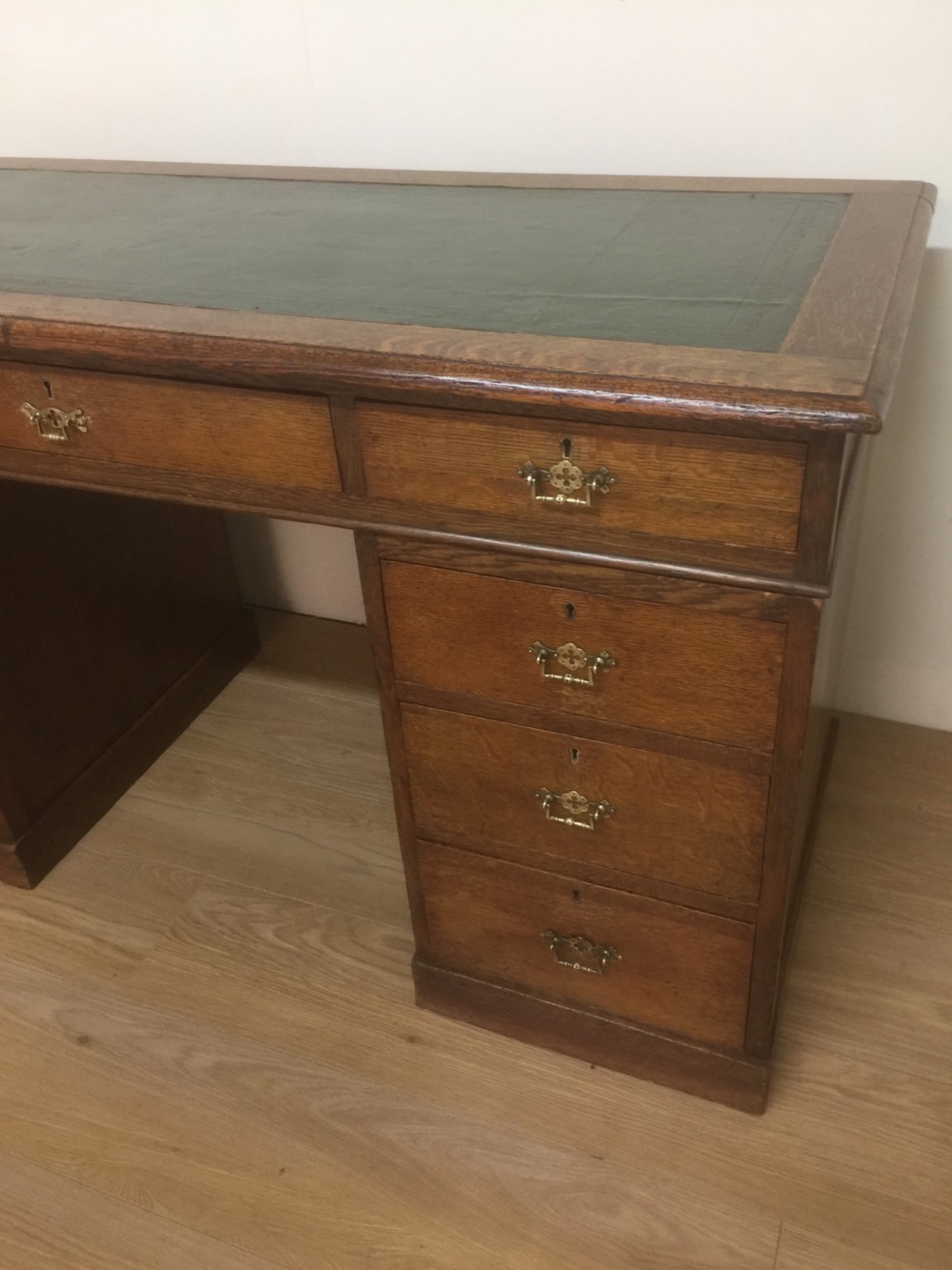Edwardian Oak twin Pedestal desk circa 1900 View II