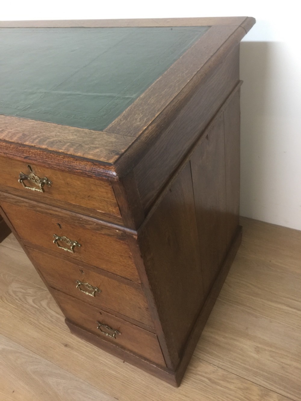 Edwardian Oak twin Pedestal desk circa 1900 View V