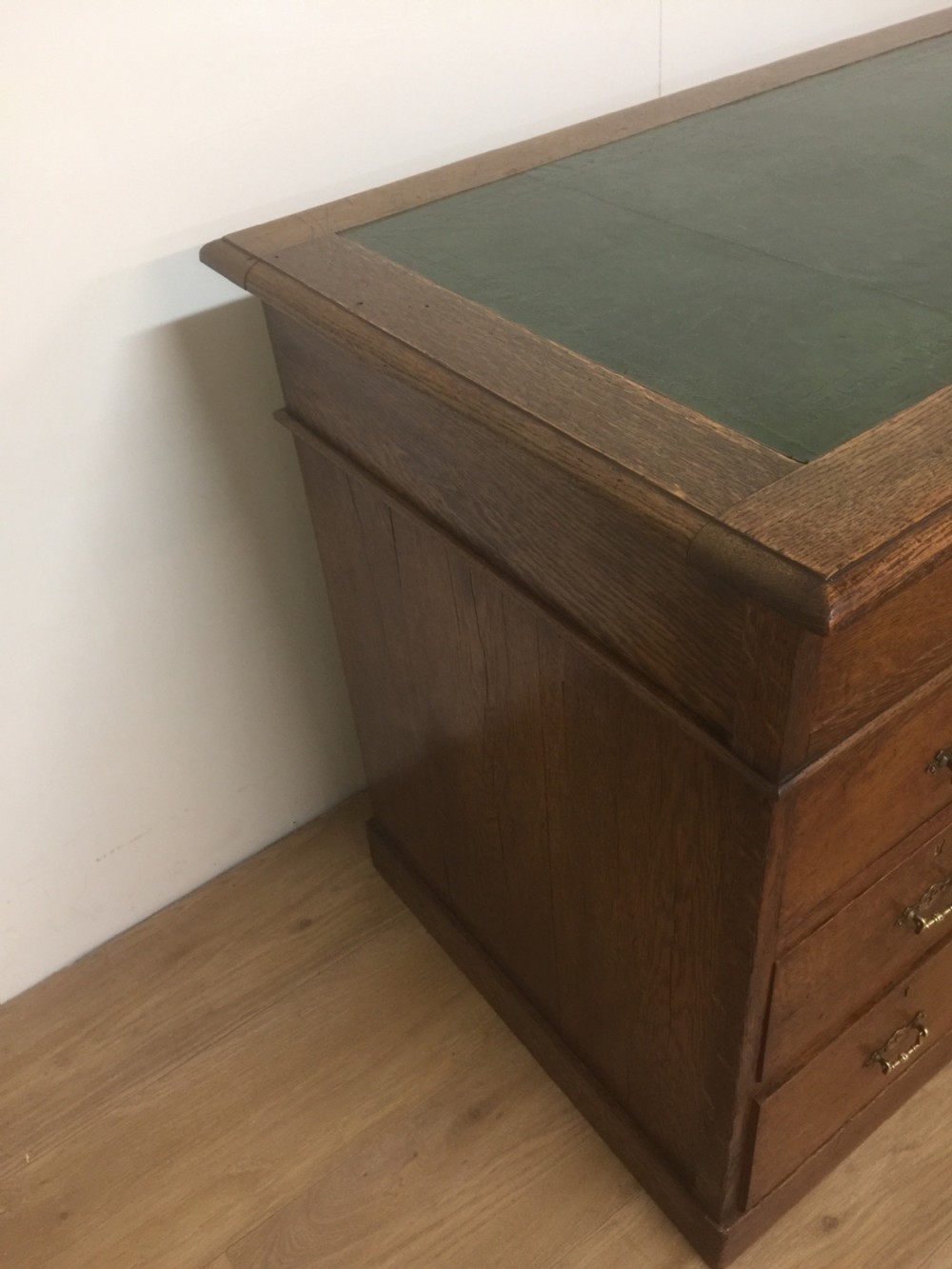 Edwardian Oak twin Pedestal desk circa 1900 View VI