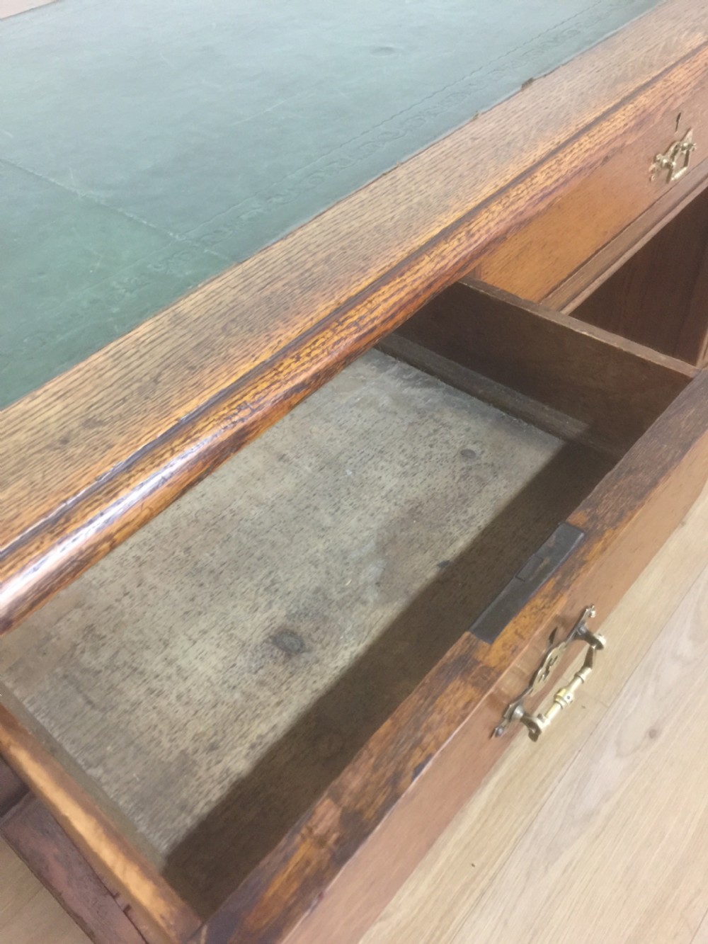 Edwardian Oak twin Pedestal desk circa 1900 View VIII