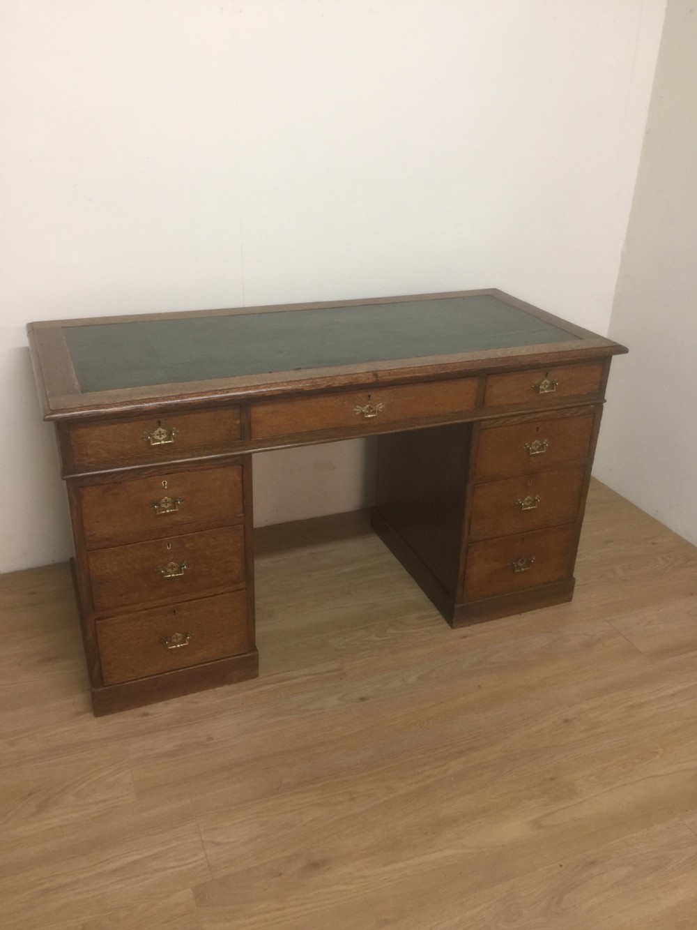 Edwardian Oak twin Pedestal desk circa 1900 View X