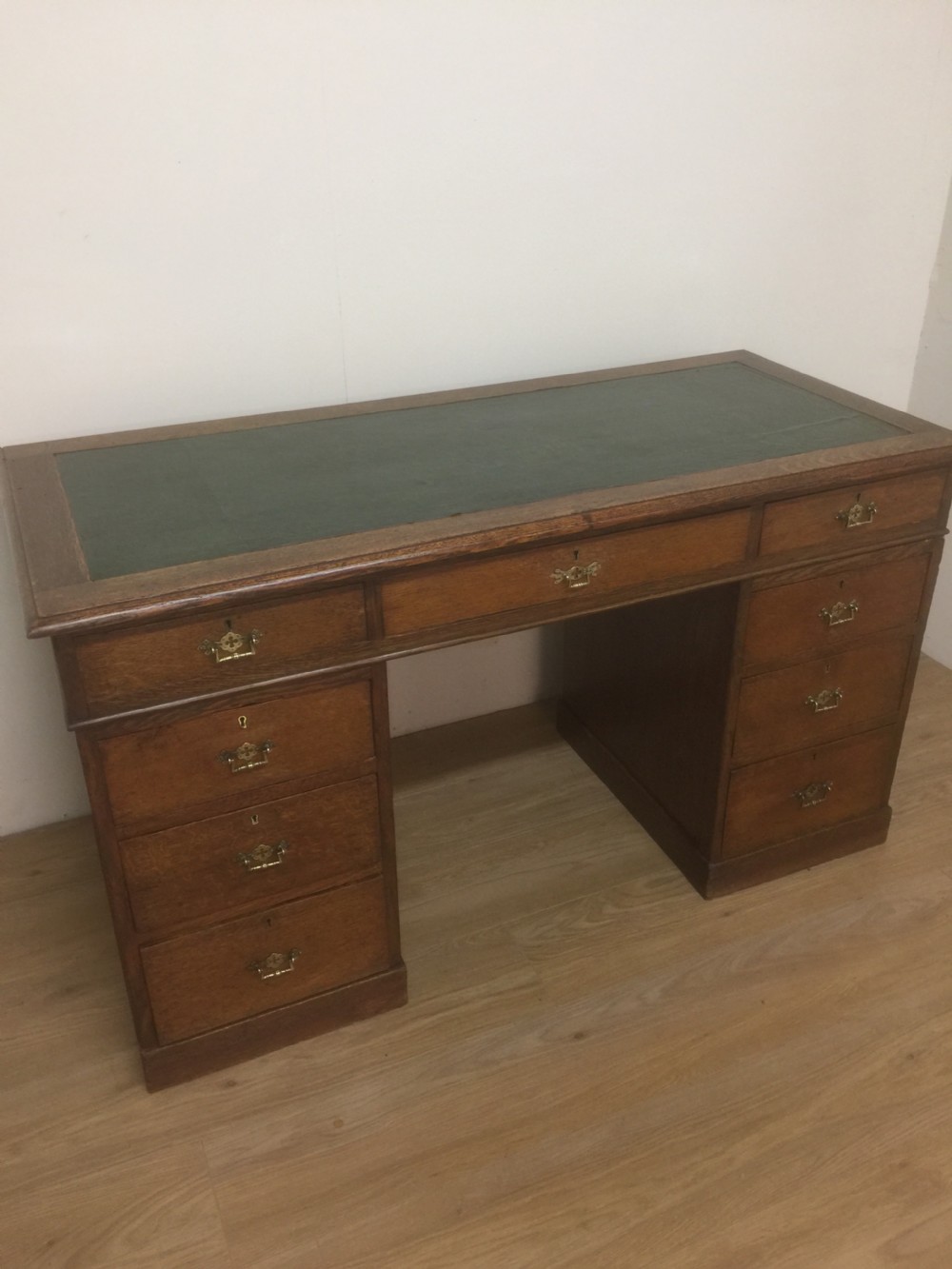 Edwardian Oak twin Pedestal desk circa 1900 View XI