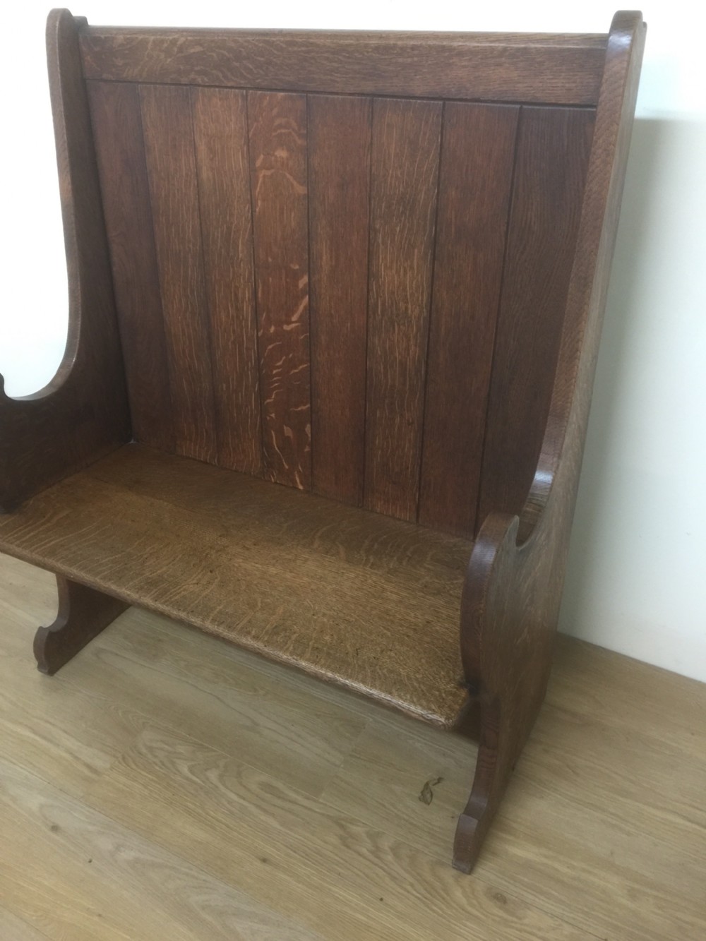 Arts and Crafts small golden oak settle View II