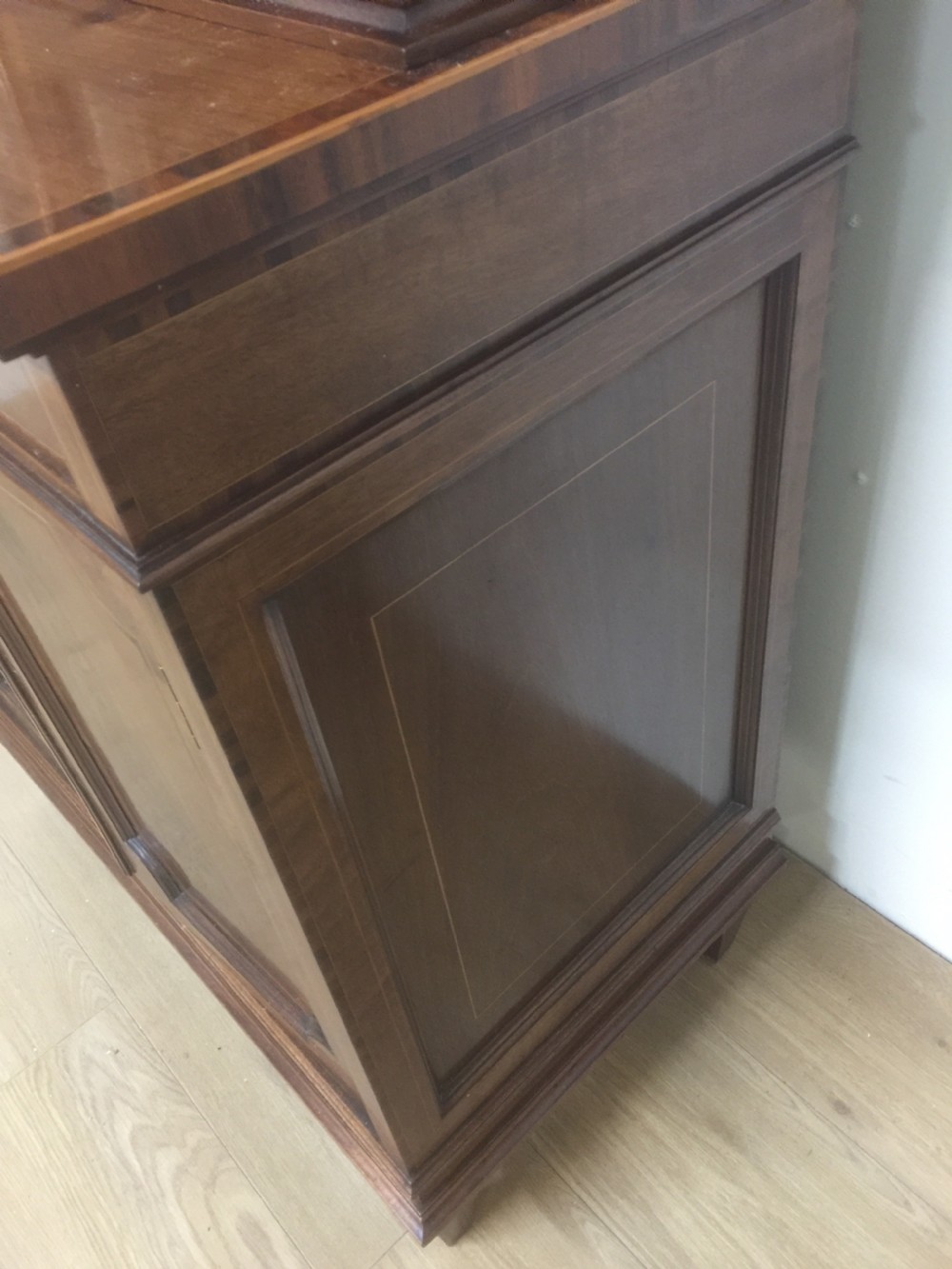 Edwardian Sheraton revival inlaid mahogany Bookcase Over Cupboard by Jewell of London  View V