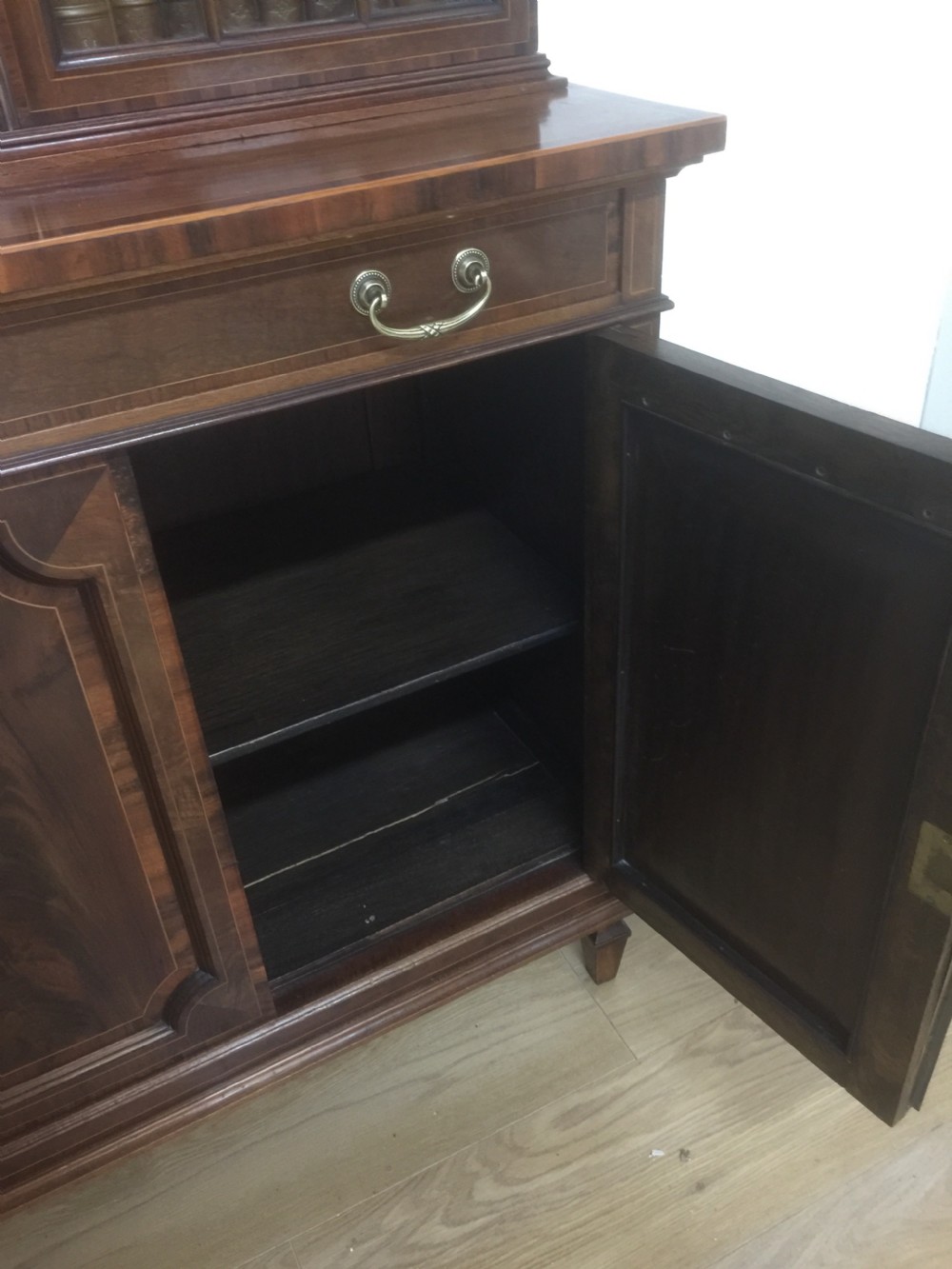 Edwardian Sheraton revival inlaid mahogany Bookcase Over Cupboard by Jewell of London  View VII
