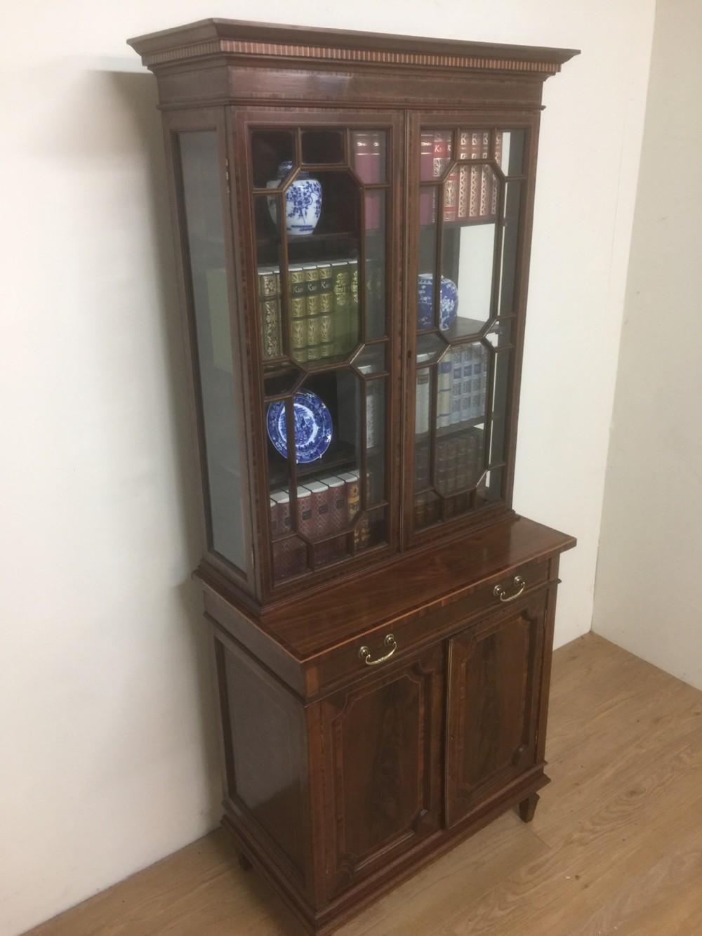 Edwardian Sheraton revival inlaid mahogany Bookcase Over Cupboard by Jewell of London  View VIII