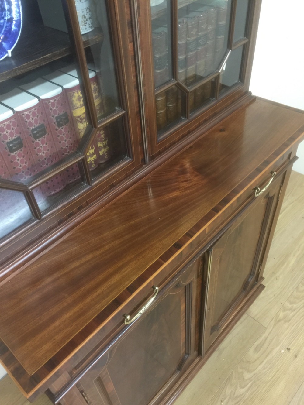 Edwardian Sheraton revival inlaid mahogany Bookcase Over Cupboard by Jewell of London  View X