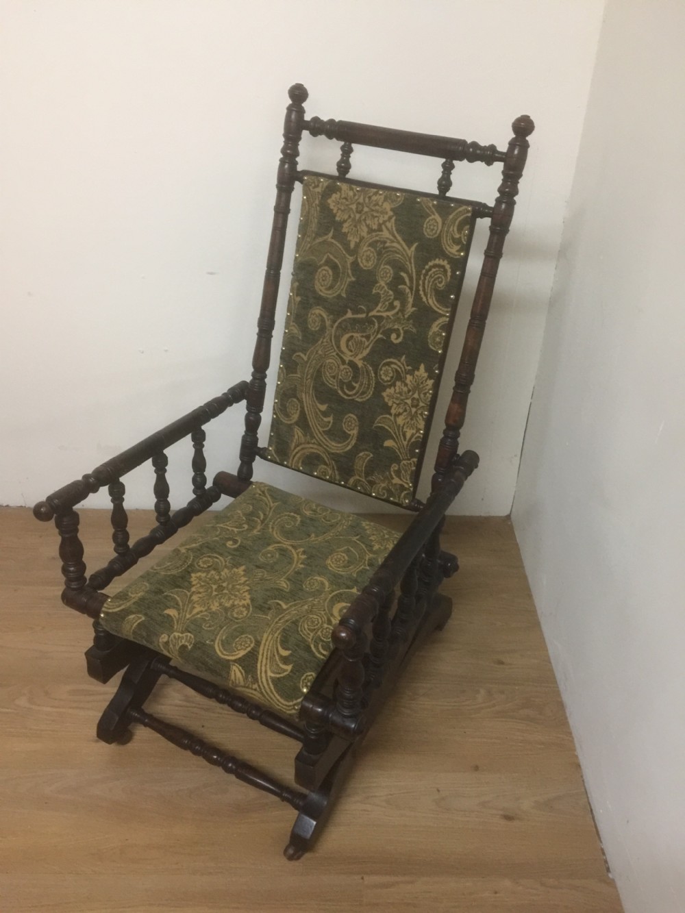 Nineteenth century American rocking chair View VIII