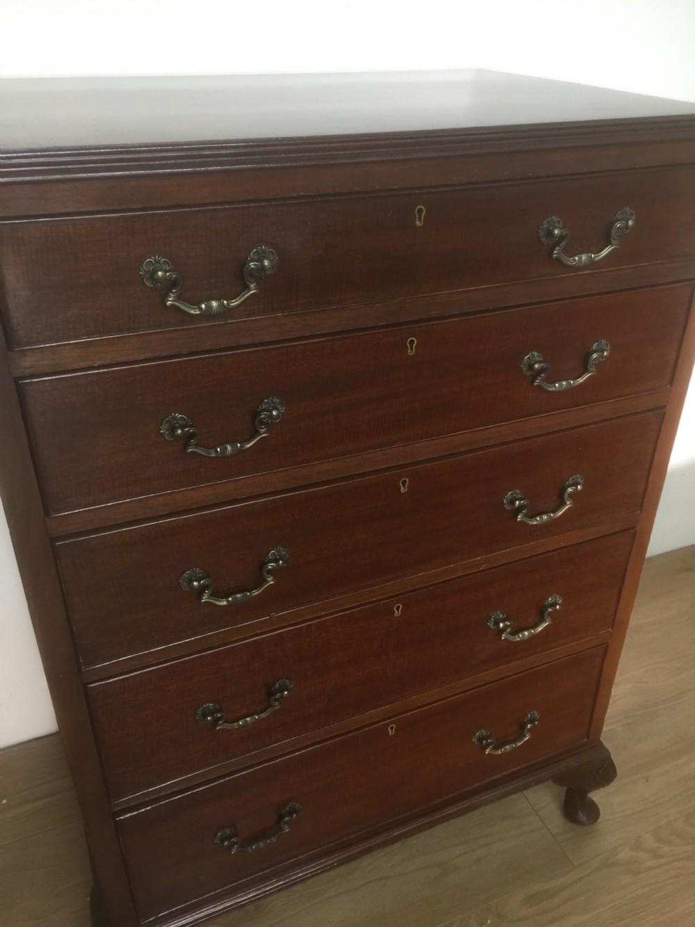 Five height Mahogany chest of drawers circa 1920 View II
