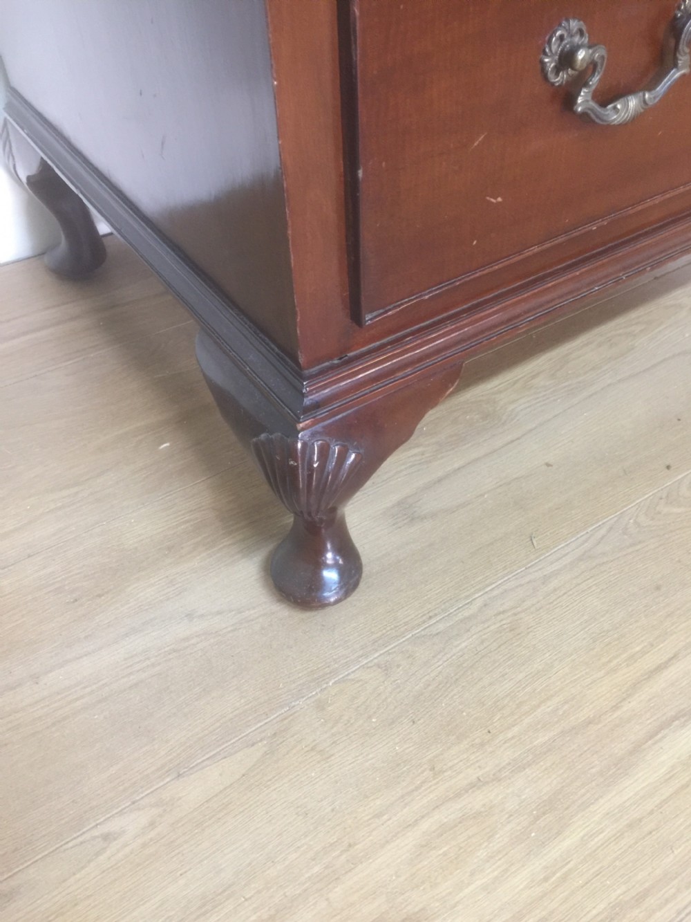 Five height Mahogany chest of drawers circa 1920 View IV