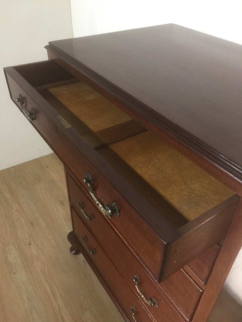 Five height Mahogany chest of drawers circa 1920 View XI