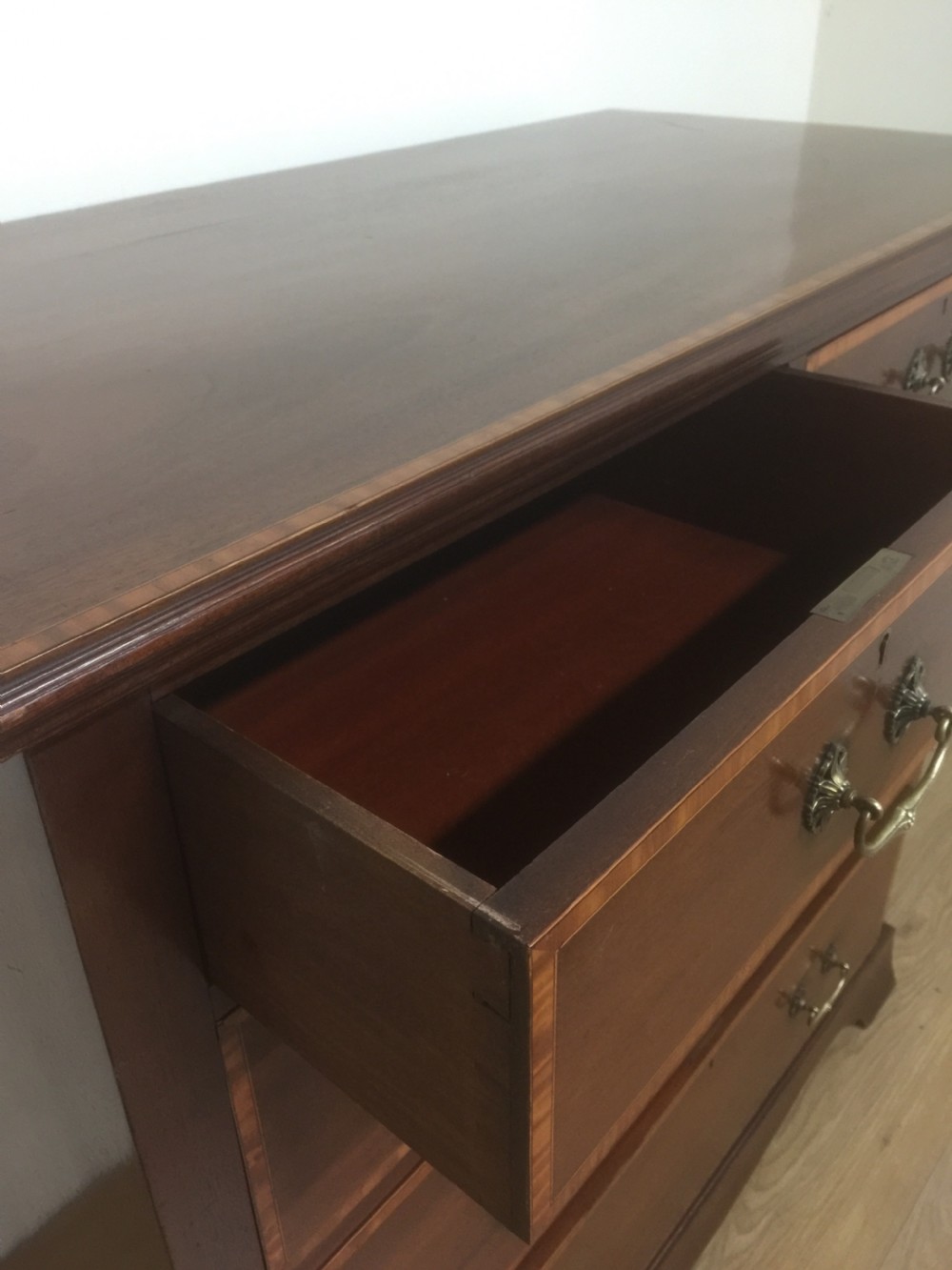 Inlaid mahogany Sheraton revival chest of drawers  View VII