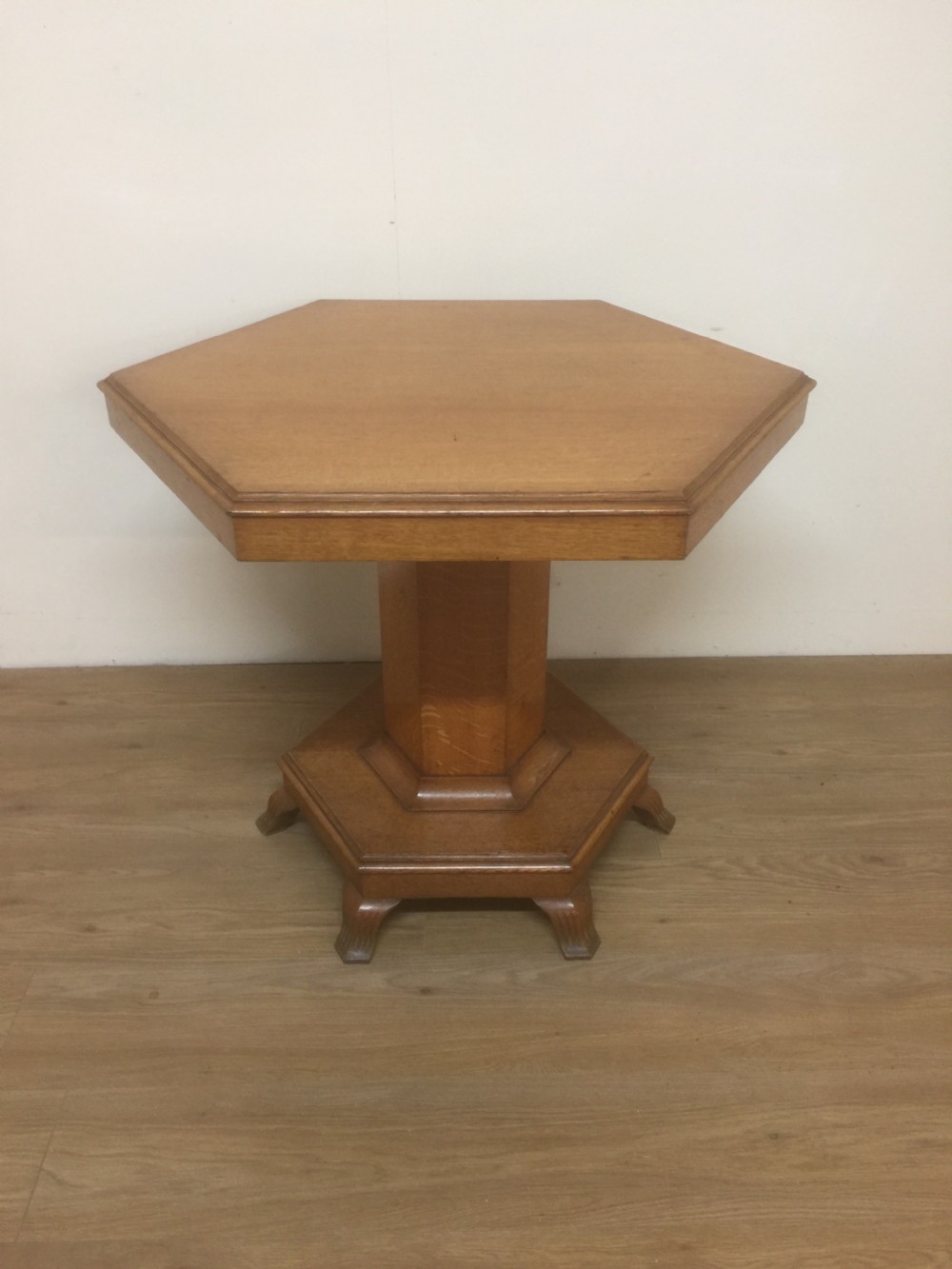 Nineteenth century Golden oak centre table