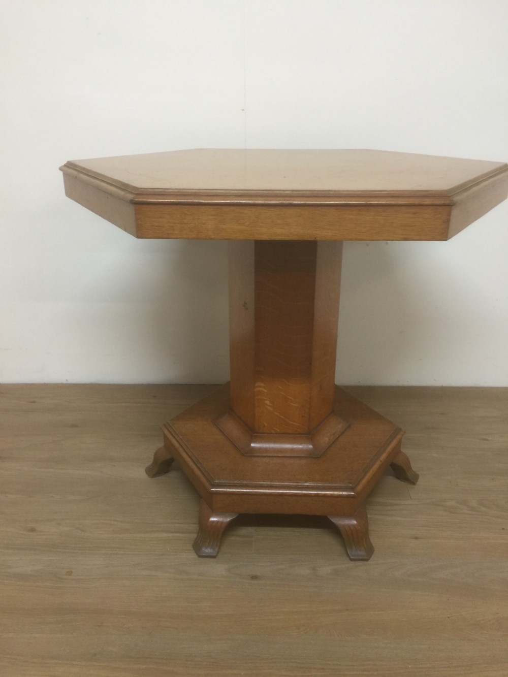 Nineteenth century Golden oak centre table View II