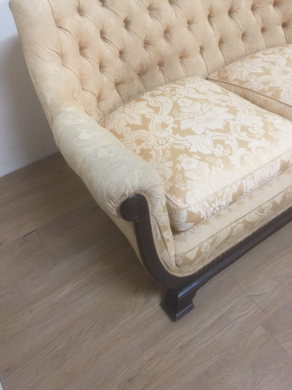 Country house Buttoned Sofa with mahogany frame  View V