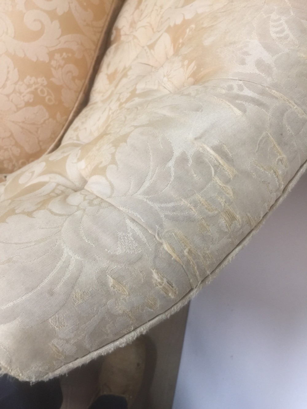 Country house Buttoned Sofa with mahogany frame  View XII