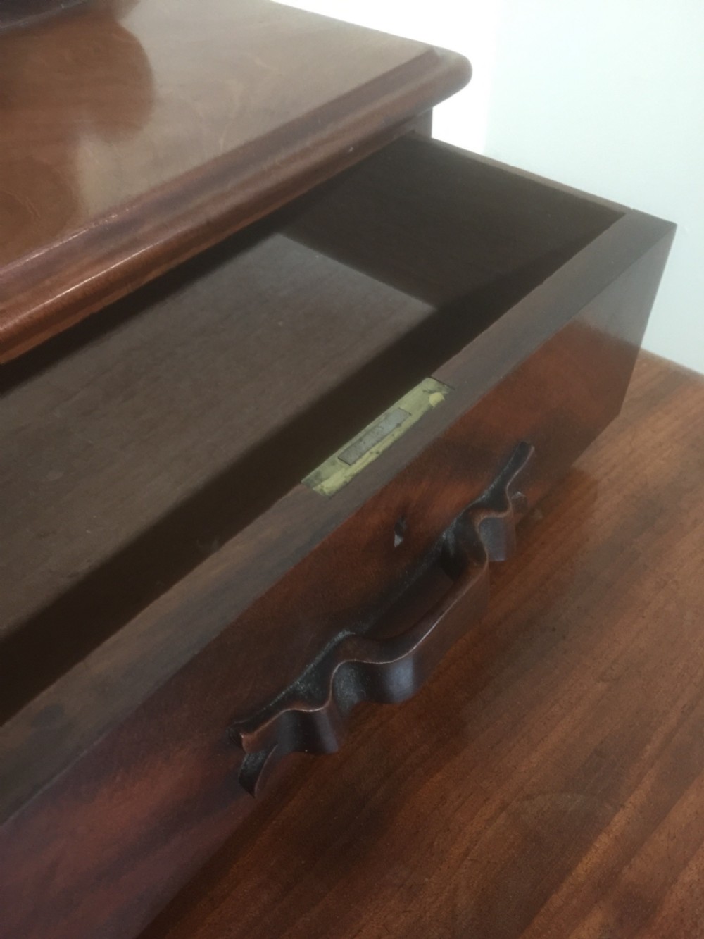 Victorian Flame Mahogany duchesse dressing chest View IX