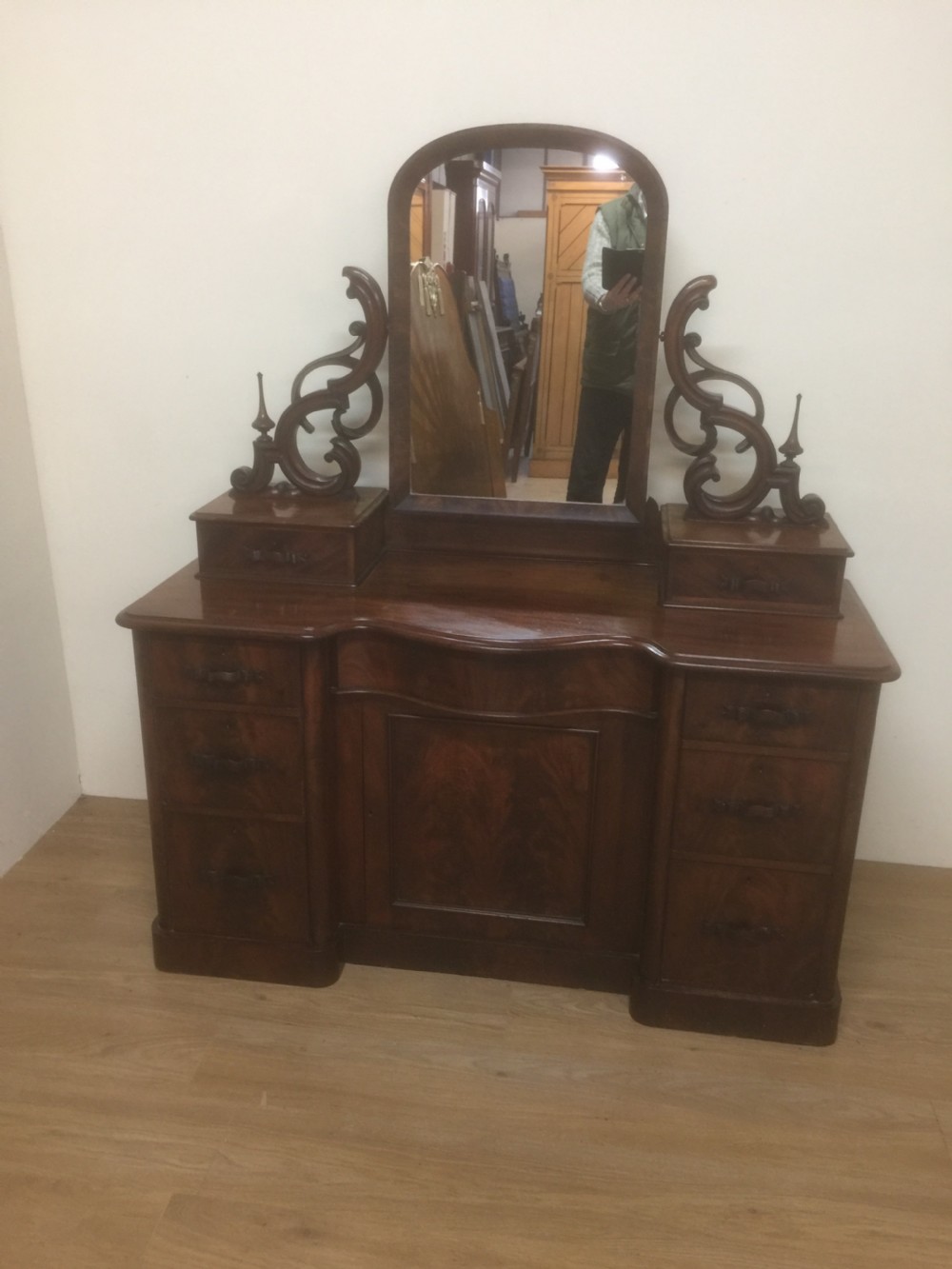 Victorian Flame Mahogany duchesse dressing chest View X
