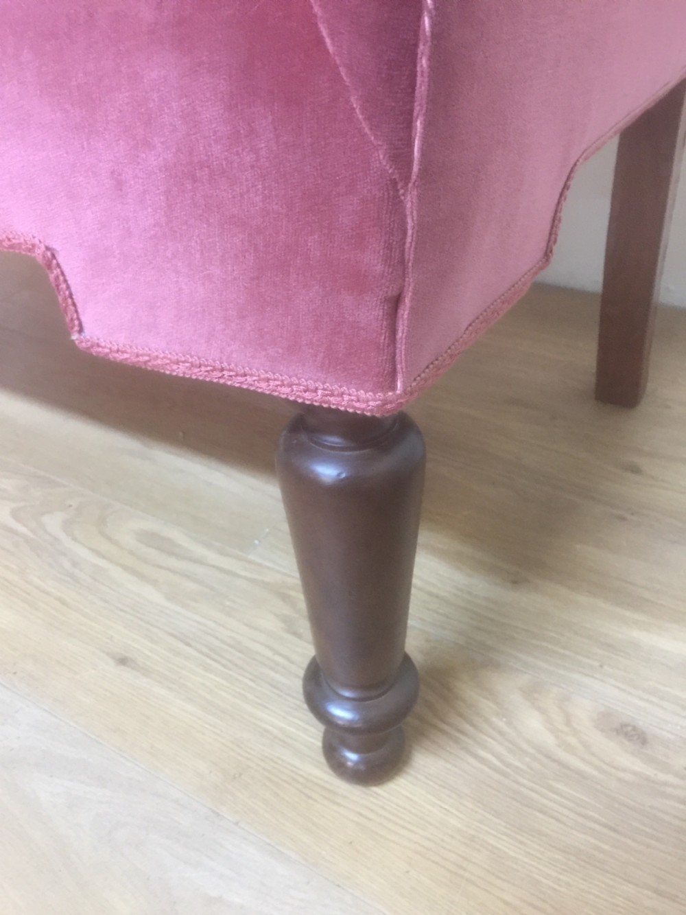 Small early Victorian sofa on turned mahogany legs  View II