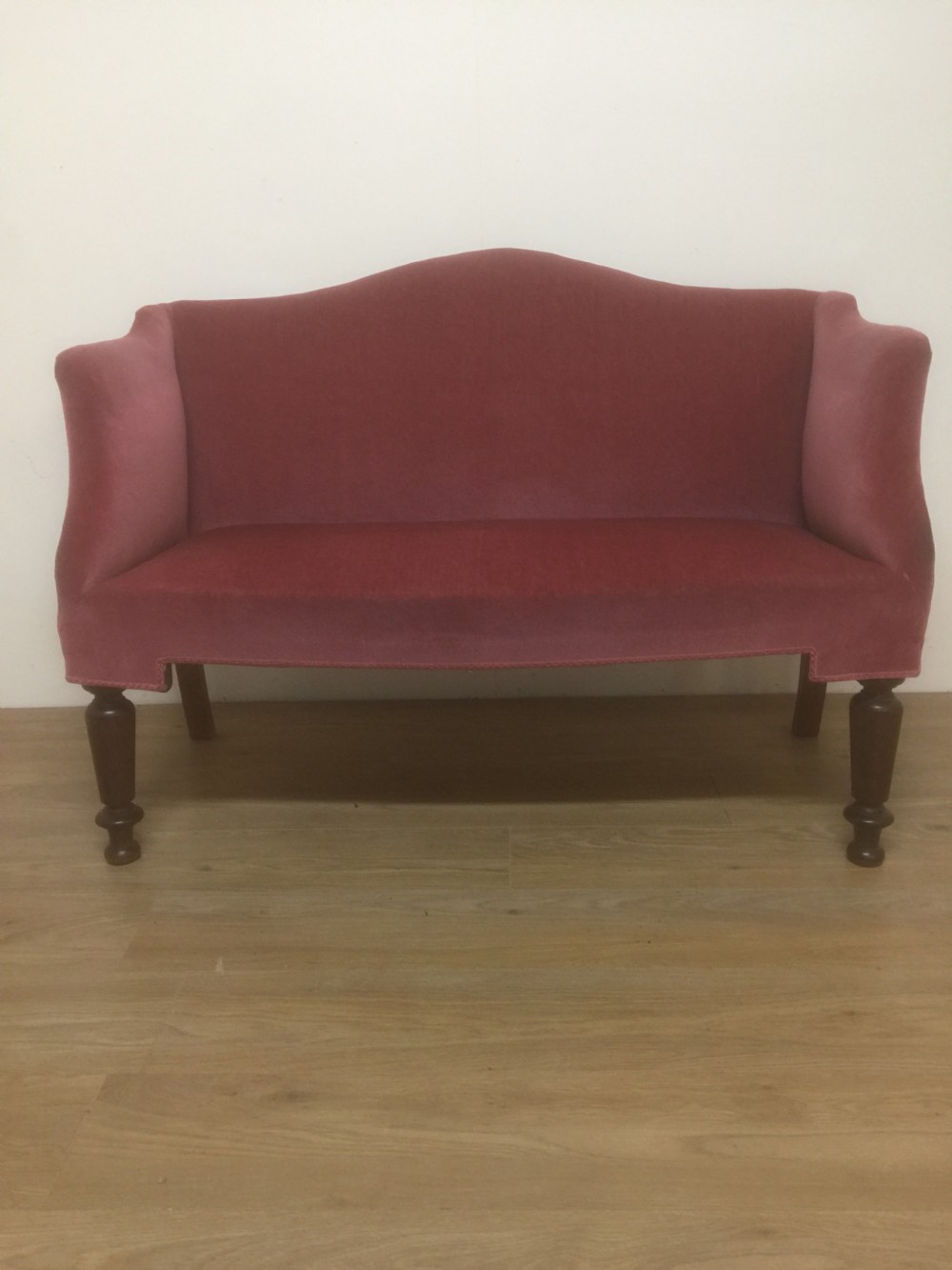 Small early Victorian sofa on turned mahogany legs  View VI