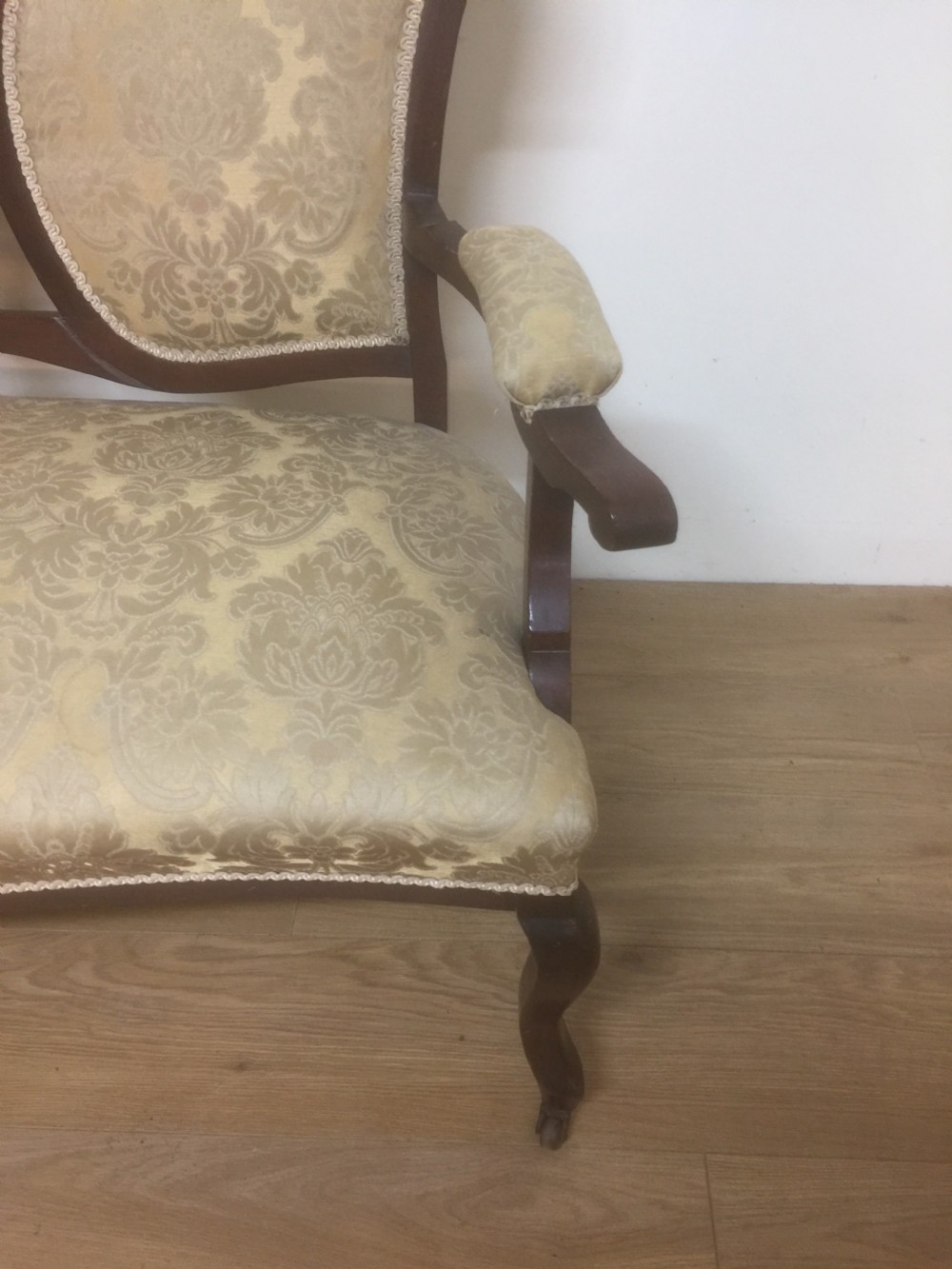 Victorian carved mahogany settee circa 1880 View II