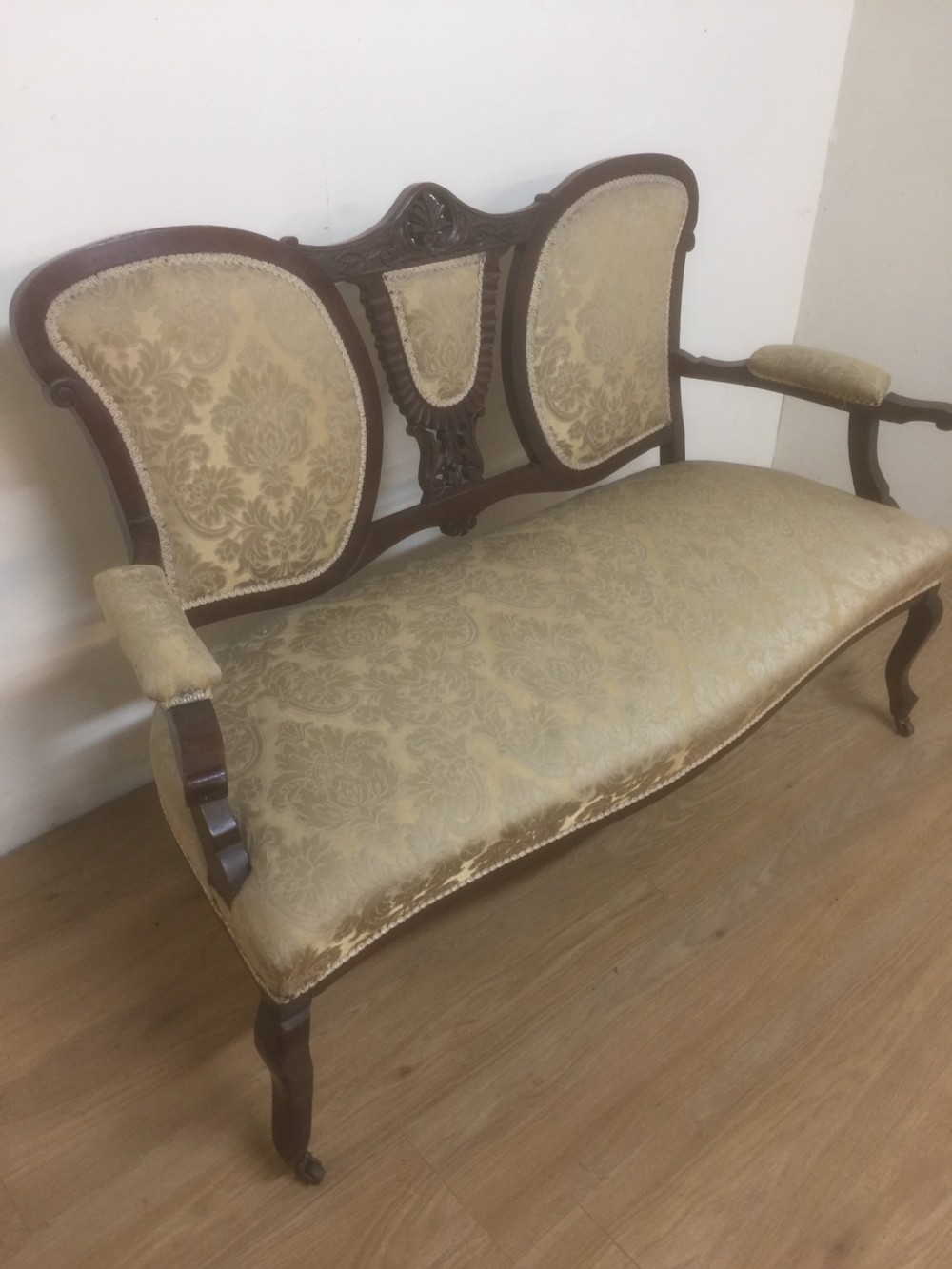 Victorian carved mahogany settee circa 1880 View III