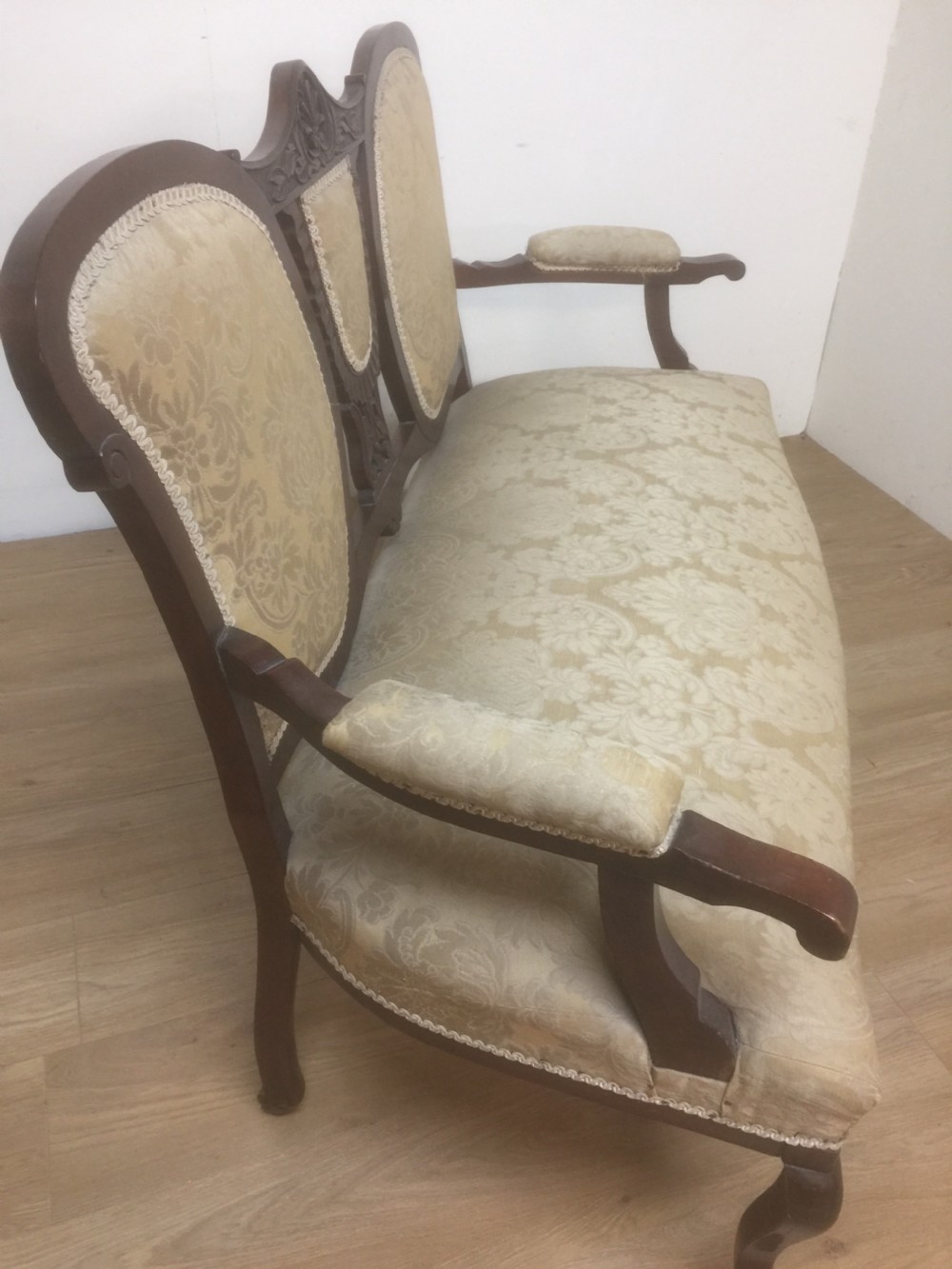 Victorian carved mahogany settee circa 1880 View VII