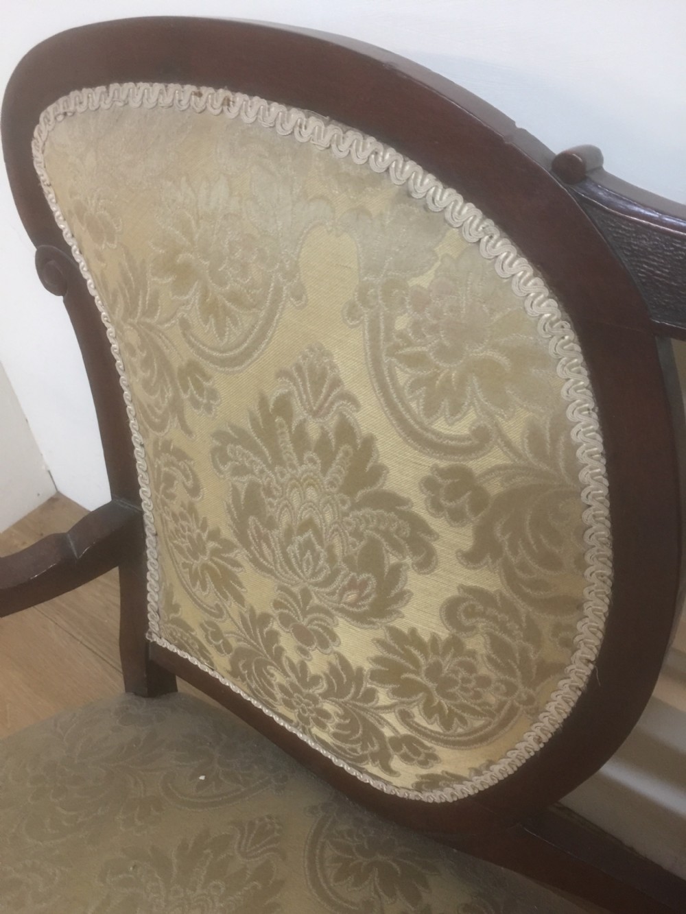 Victorian carved mahogany settee circa 1880 View XI
