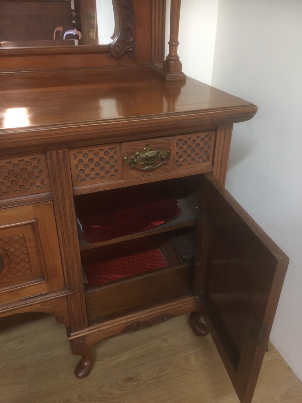 Victorian carved walnut mirror backed Sideboard circa 1880 View VI