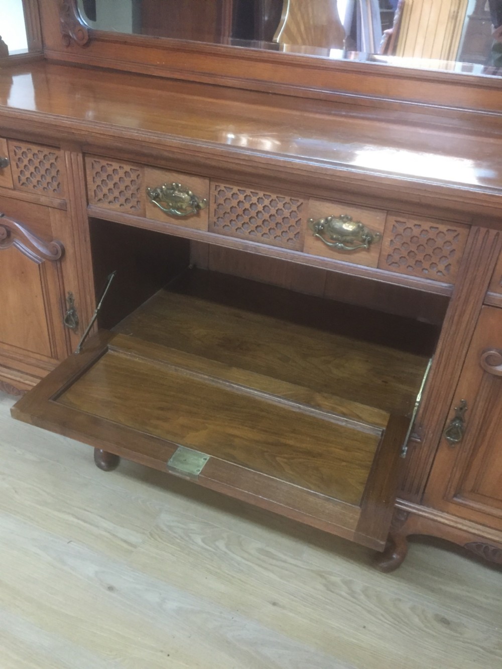 Victorian carved walnut mirror backed Sideboard circa 1880 View VII