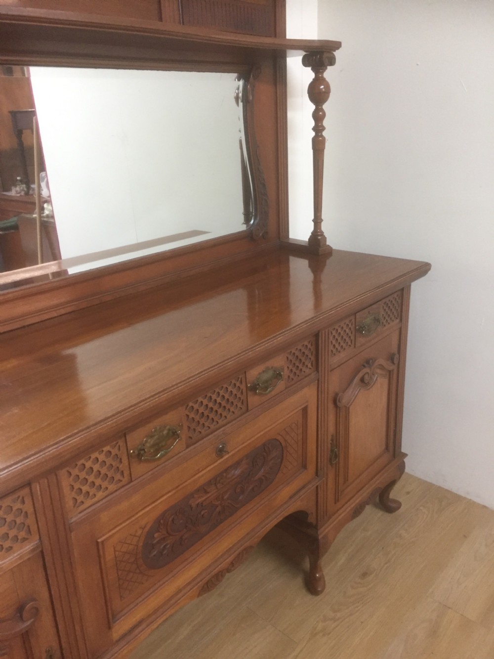 Victorian carved walnut mirror backed Sideboard circa 1880 View XI