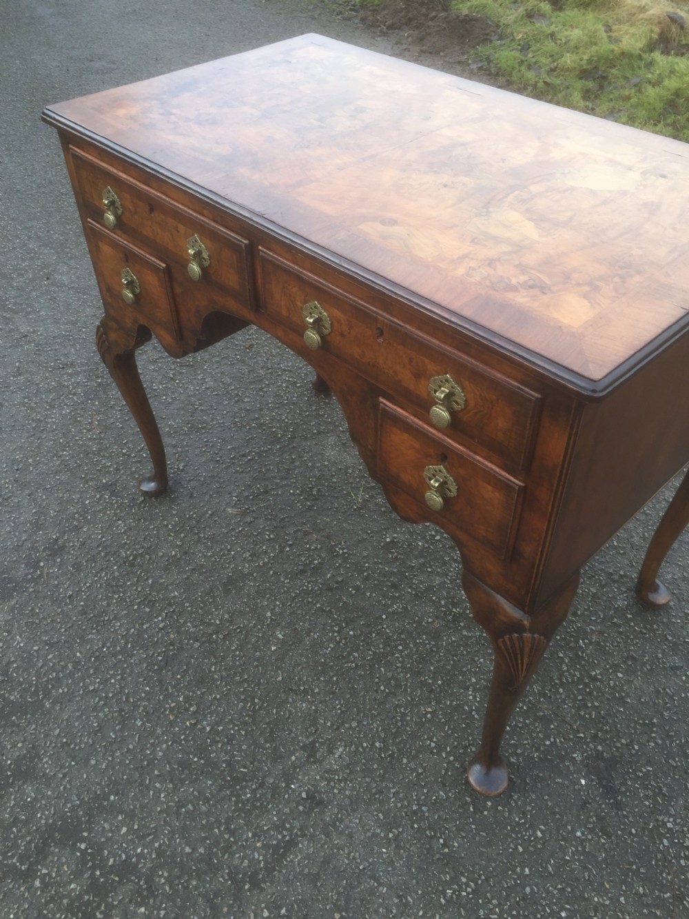 Queen Anne style burr walnut writing desk  View VI