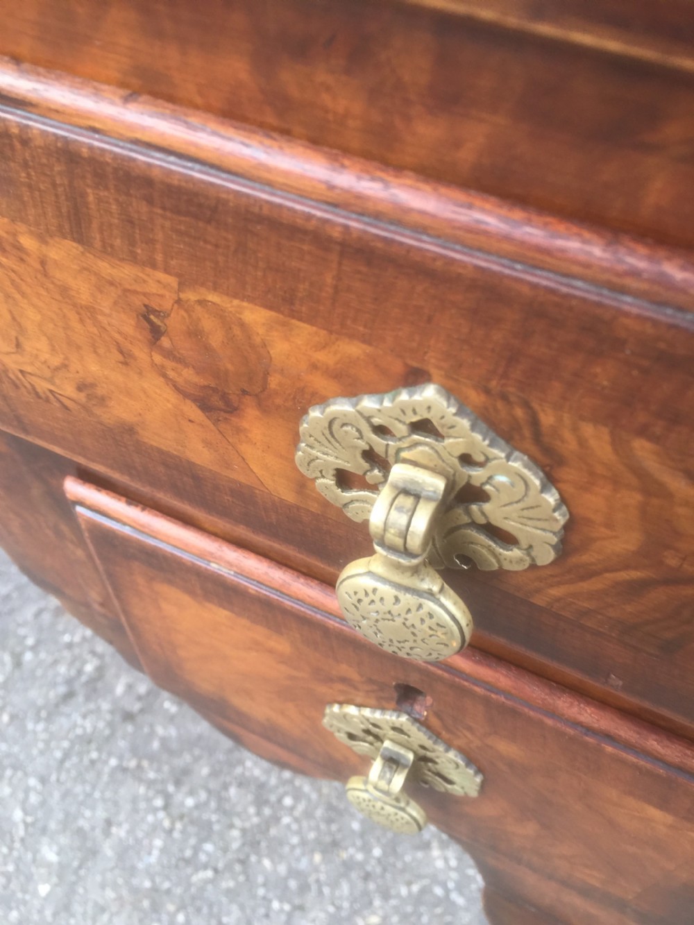 Queen Anne style burr walnut writing desk  View VII