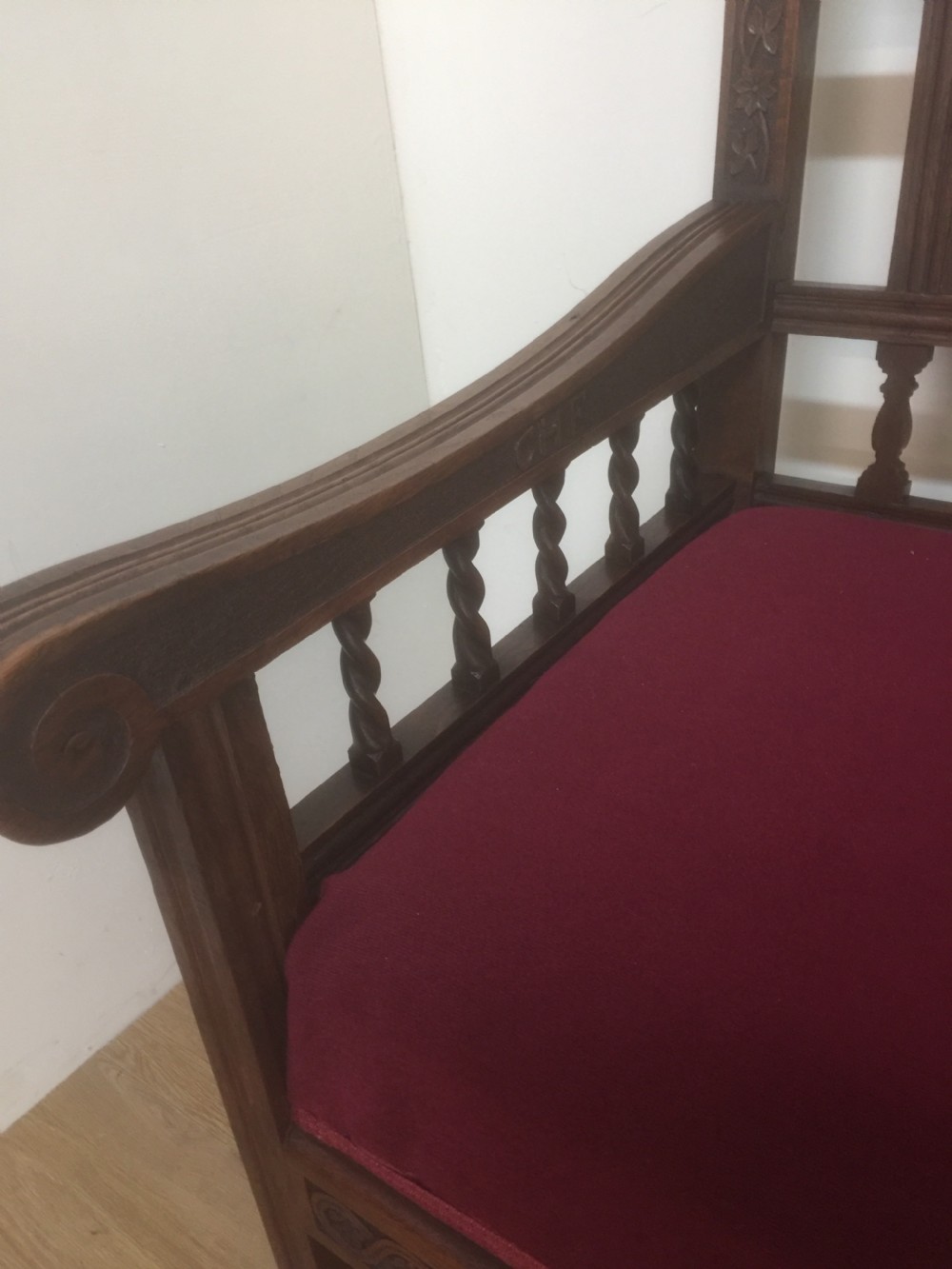 Victorian carved and turned oak settee 1910 View V