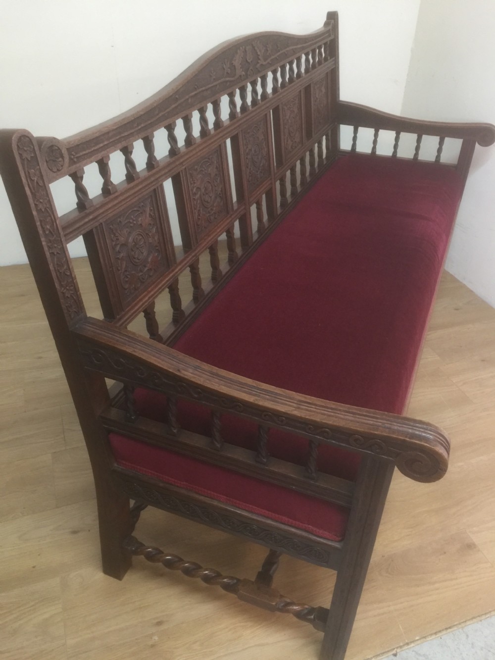 Victorian carved and turned oak settee 1910 View VIII