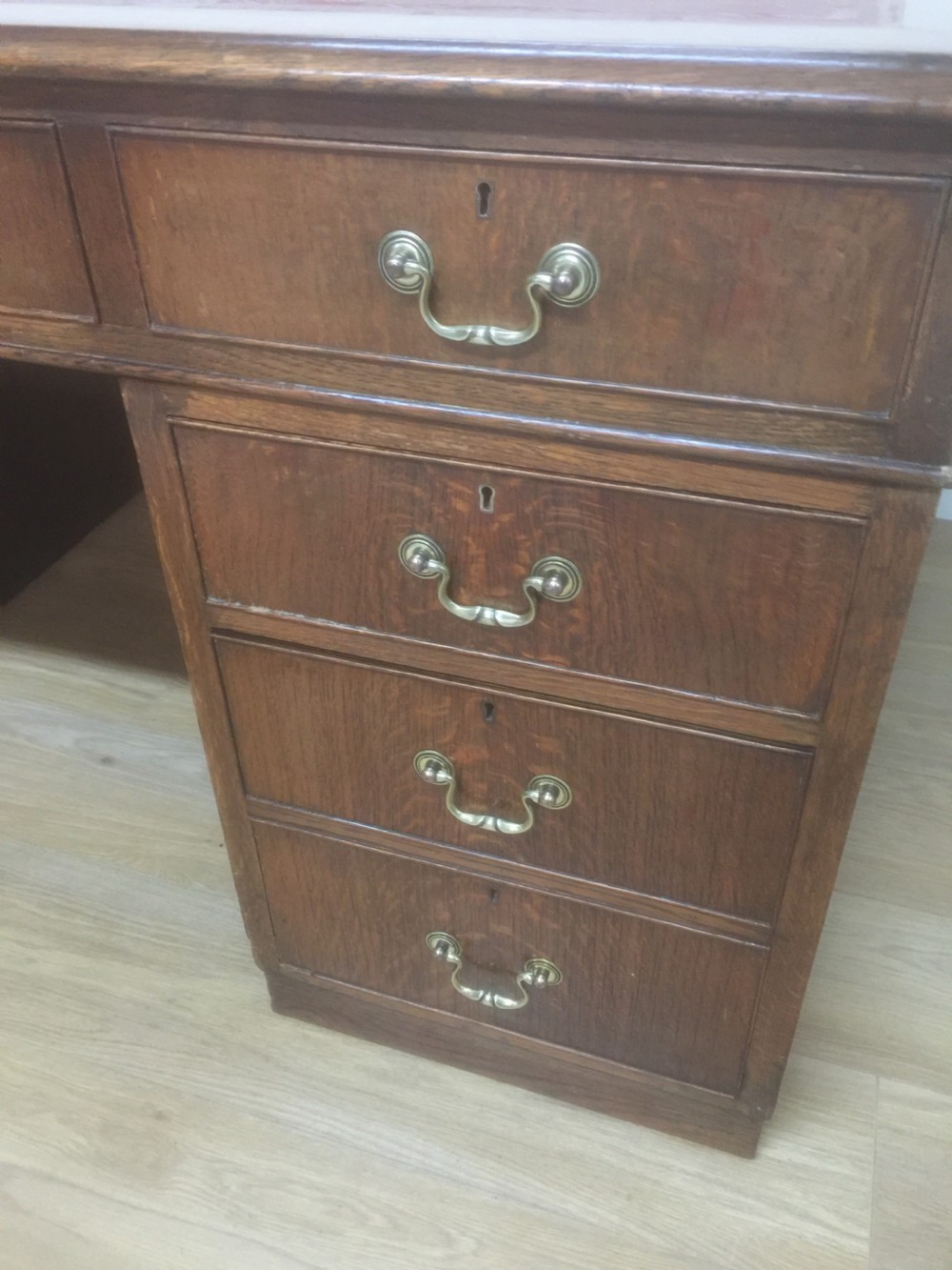 Oak twin Pedestal desk by Catesby London circa 1920 View III