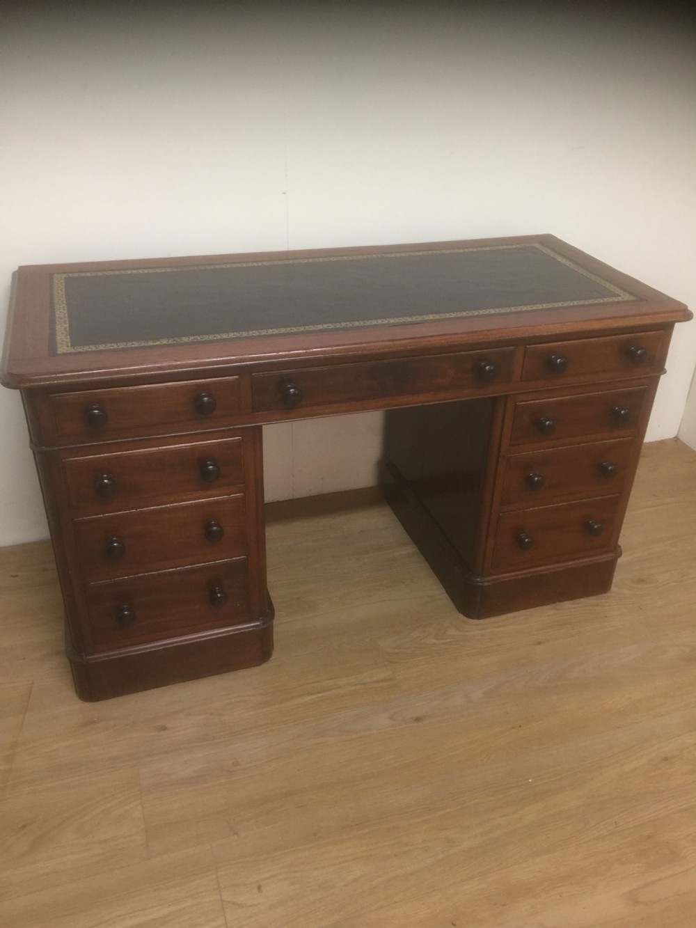 Mahogany Victorian twin Pedestal desk 