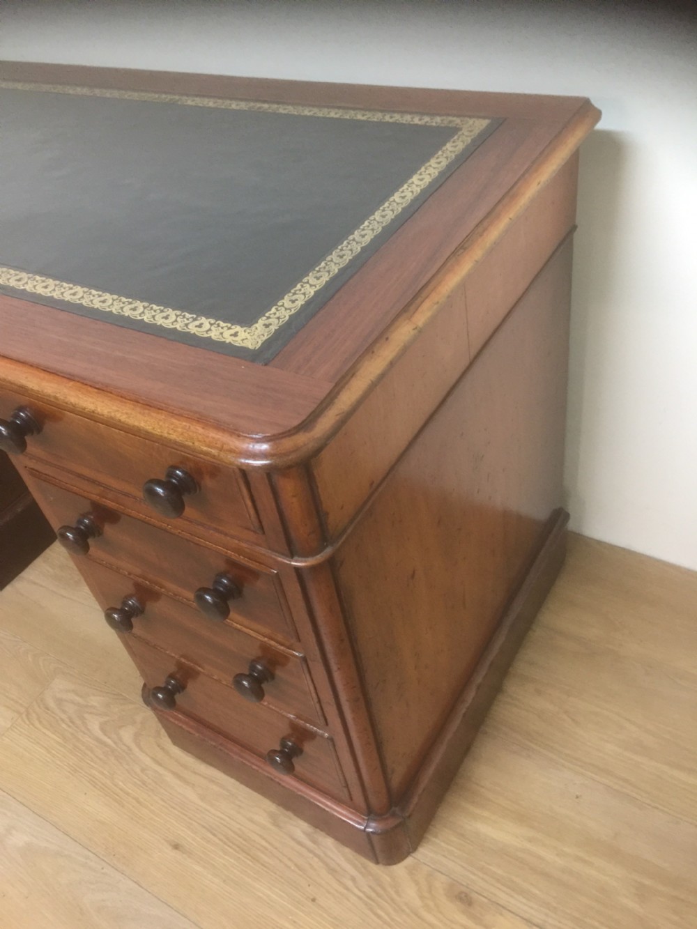 Mahogany Victorian twin Pedestal desk  View IV