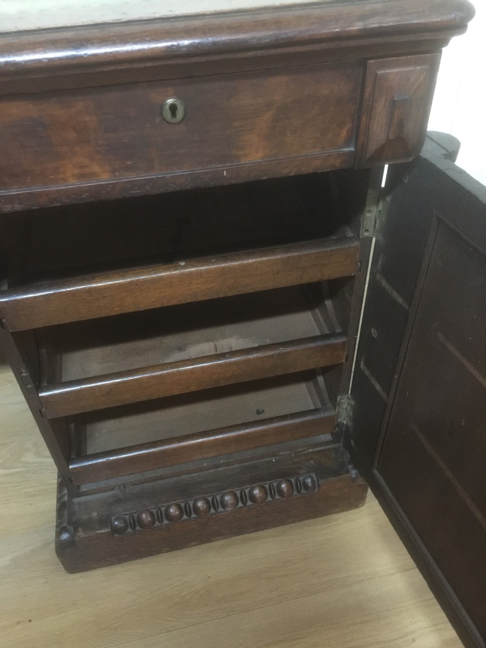 Nineteenth century twin Pedestal oak desk with leather top View VIII