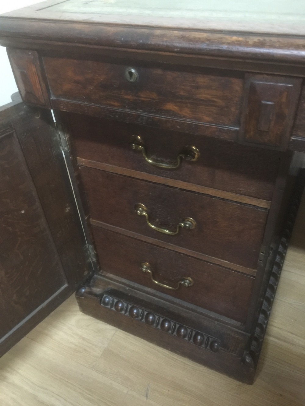 Nineteenth century twin Pedestal oak desk with leather top View IX