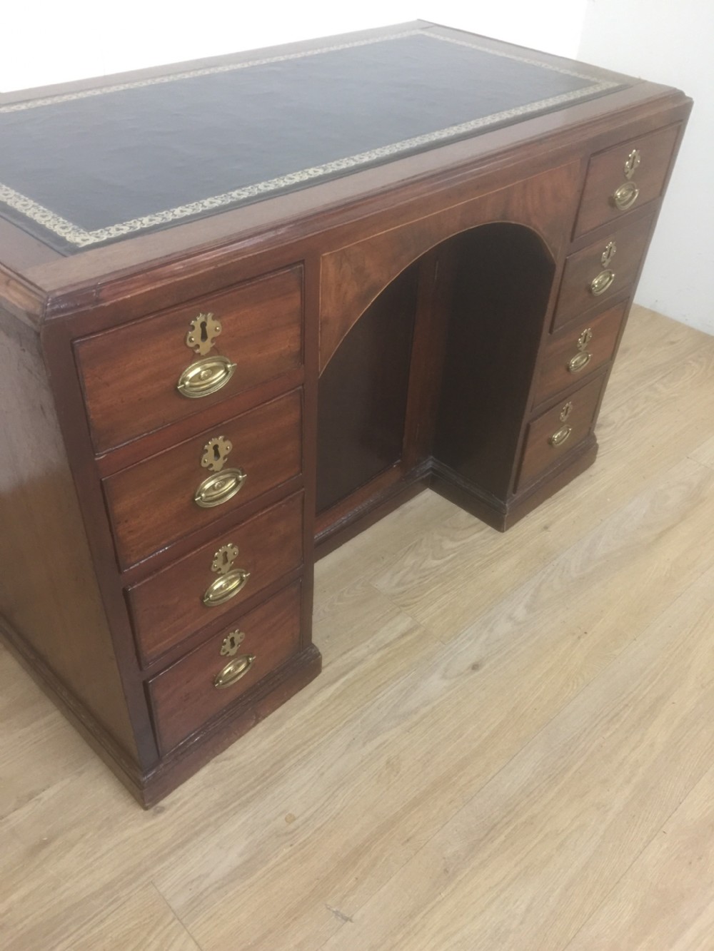 Georgian Mahogany Desk with inset leather top View X