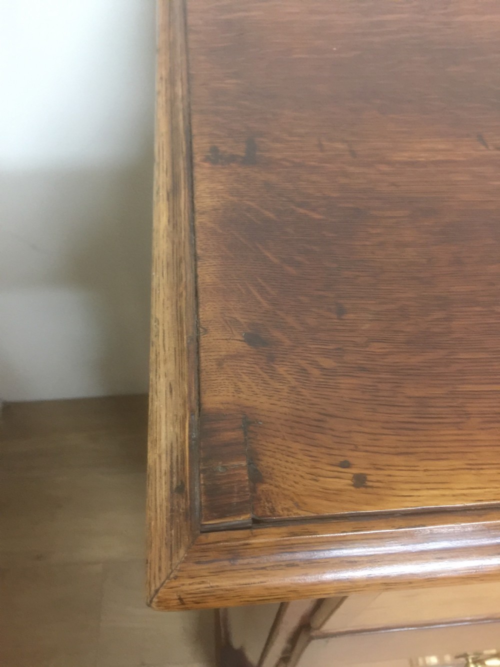 Georgian golden oak chest of drawers crossbanded in Mahogany  View IV