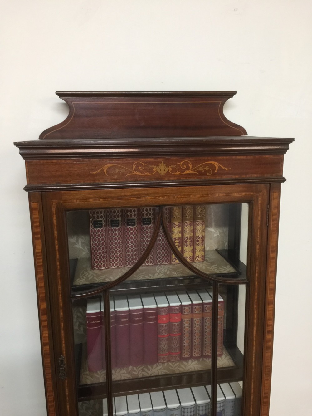 Edwardian Inlaid mahogany cabinet over cupboard on tapered feet  View X