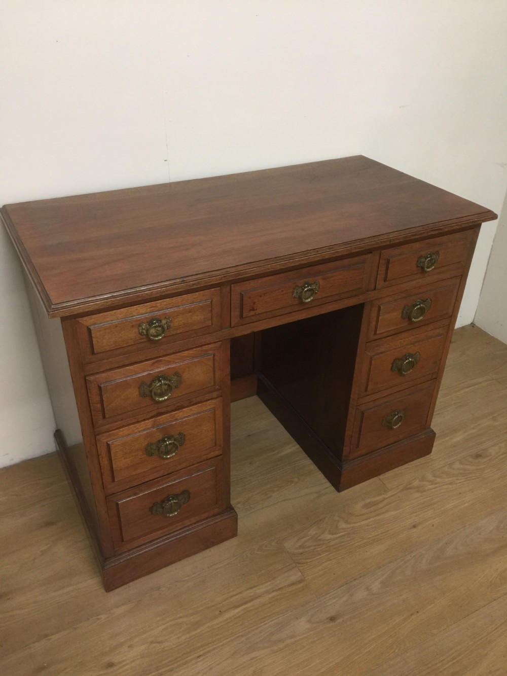 Nineteenth century walnut twin Pedestal desk 