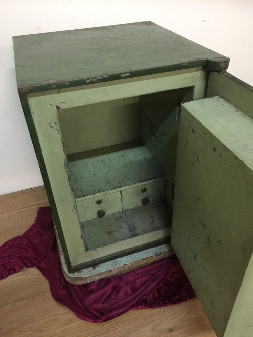 Edwardian Milners safe with key  View III