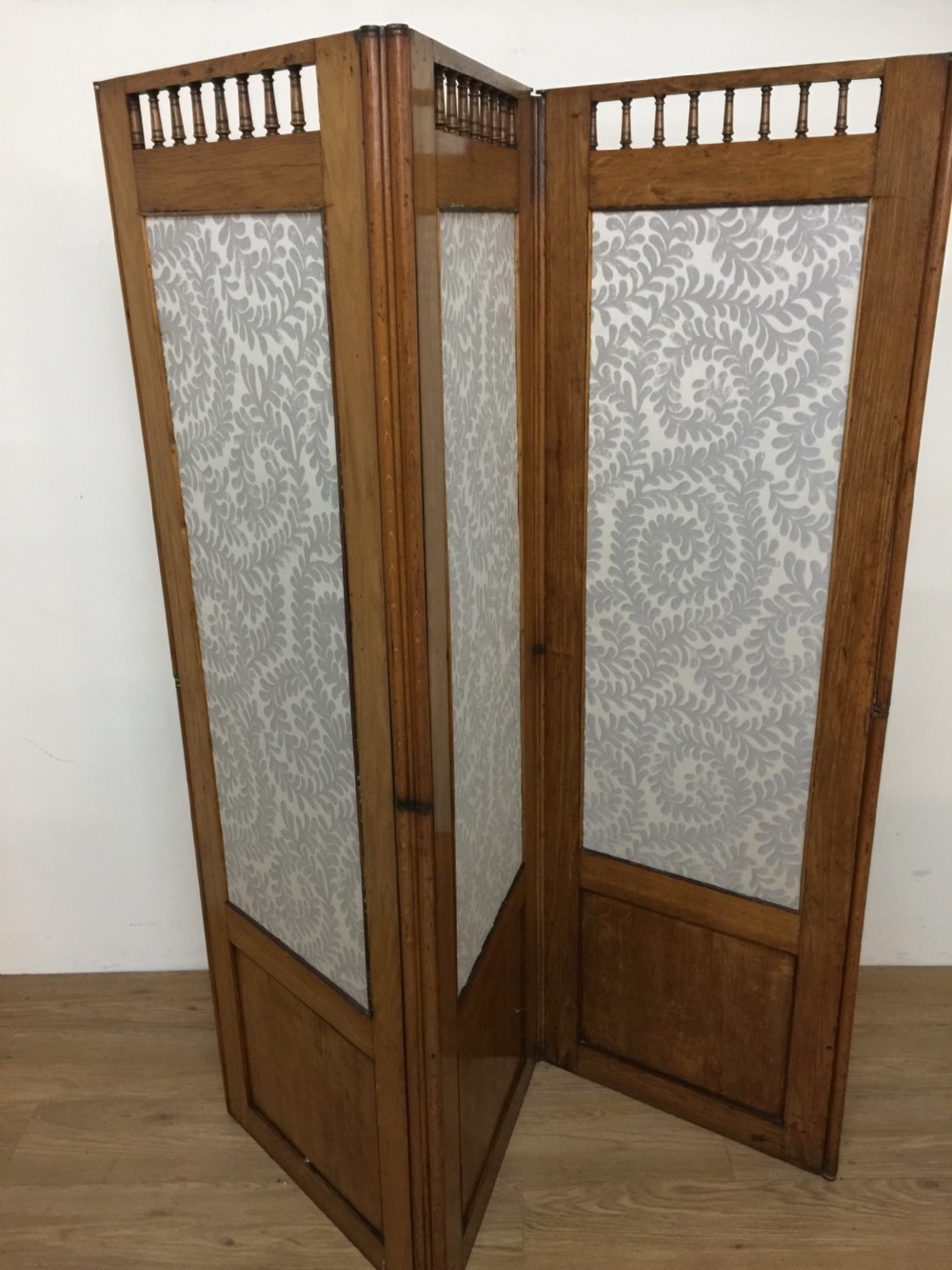 Arts and crafts golden oak three panel screen  View VI