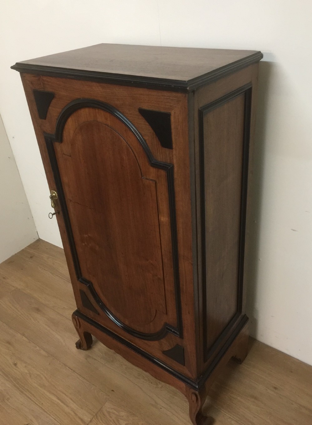 Nineteenth century walnut library cupboard