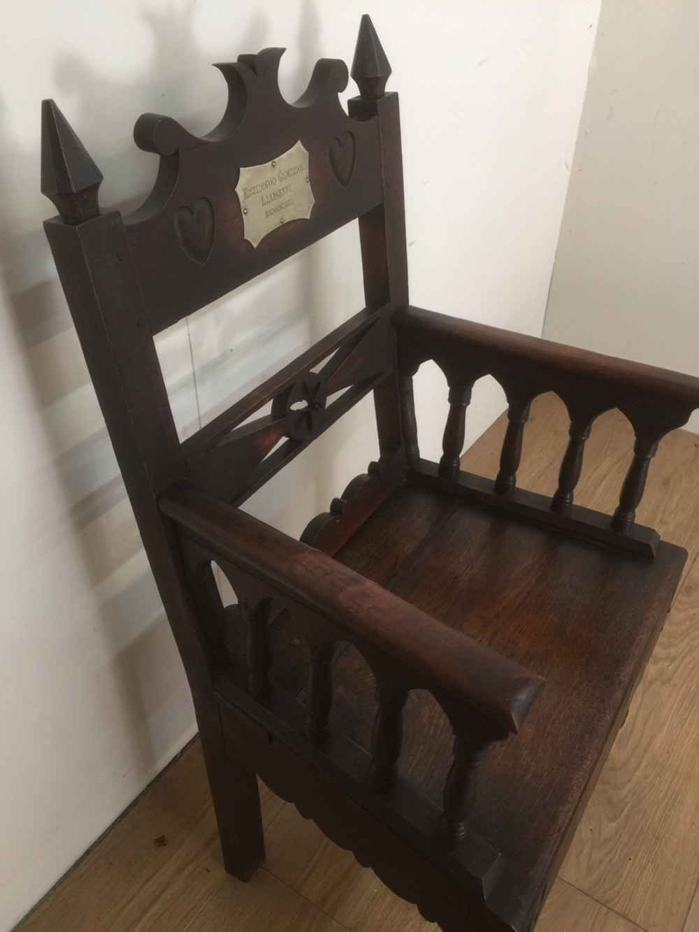 Nineteenth century Eisteddfod chair Llangefni 1883 View IX