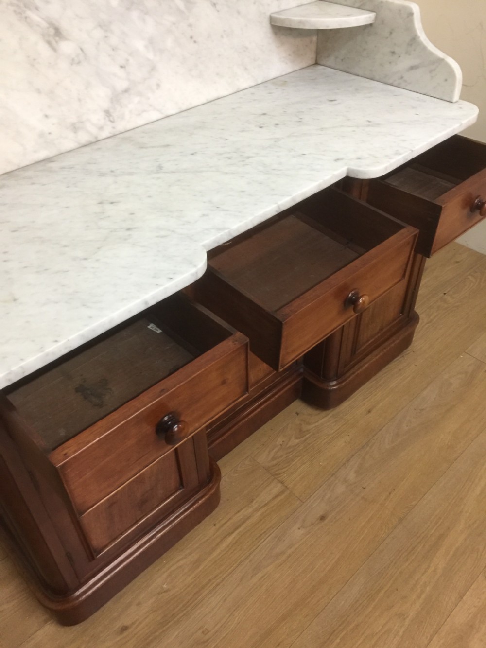 Nineteenth century mahogany washstand with white carrara marble top  View IV